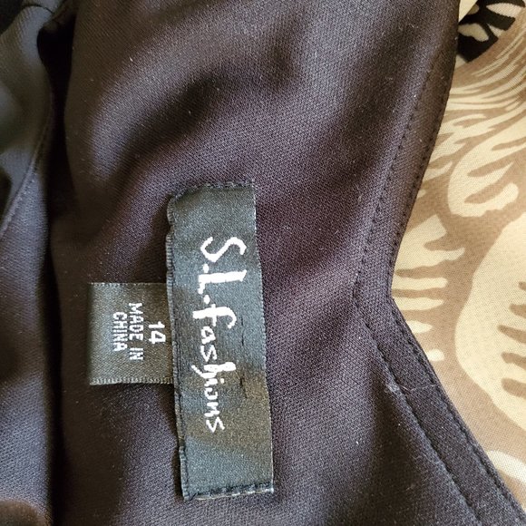 Formal dress - Picture 3 of 3